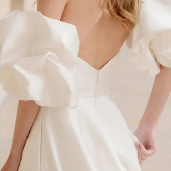 White Off-Shoulder Puff Sleeve Wedding Gown - Picture 4 of 13